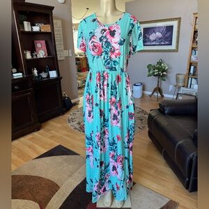 Boutique green floral short sleeve scoop neckline maxi dress w/pockets-size XL